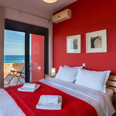 Caravella Luxury Apartments Palaiochora Exterior photo