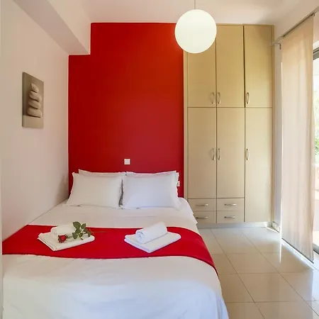 Caravella Luxury Apartments Palaiochora Exterior photo